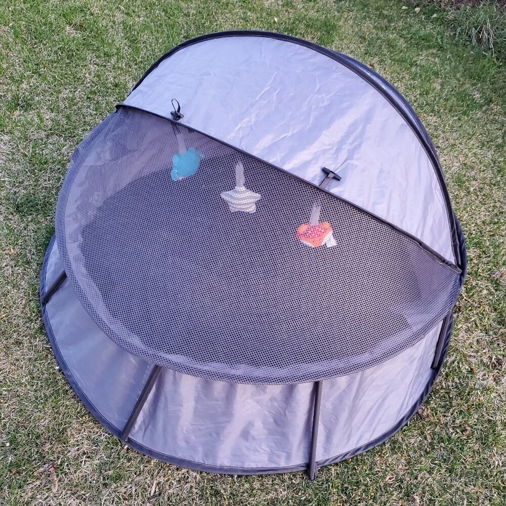 Baby pop up sun and Mosquito Protection Tent by BBLüv